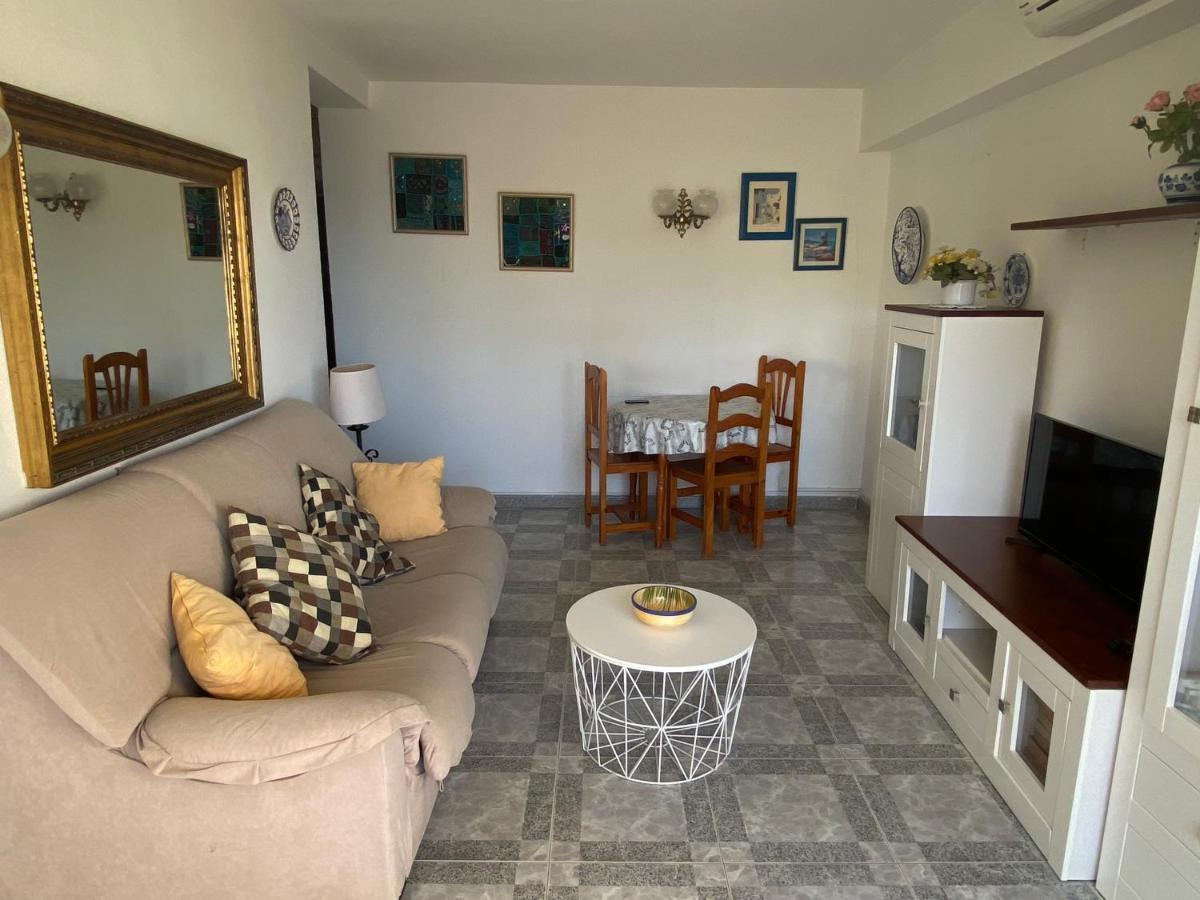 Cozy Apartment With First Line Seaview In Perfect Location, Near The Marina Benalmádena Kültér fotó